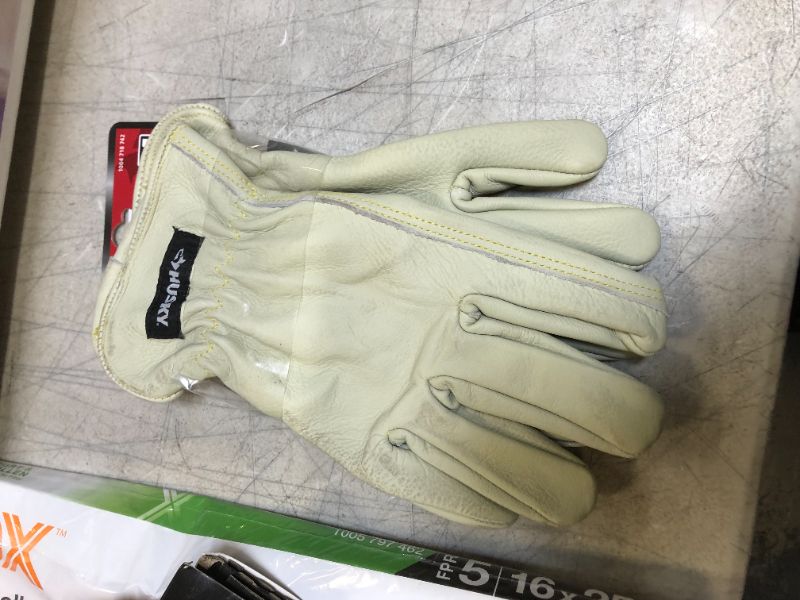 Photo 2 of Medium Grain Cowhide Water Resistant Leather Work Glove
