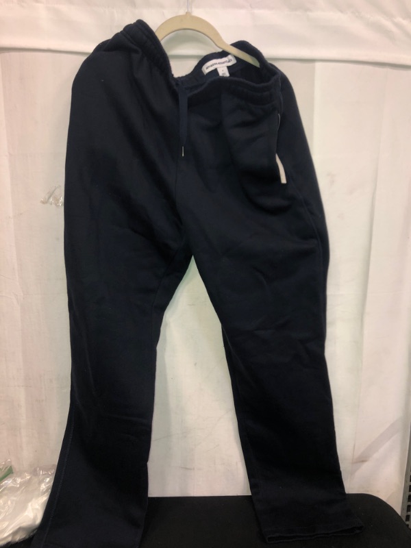 Photo 2 of Amazon Essentials Men's Fleece Sweatpant, NSVY BLUE, SIZE M