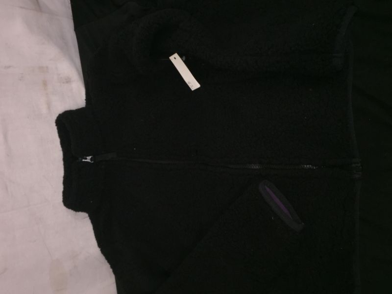 Photo 2 of Amazon Essentials Girls' Sherpa Fleece Full-Zip Jacket
L 10