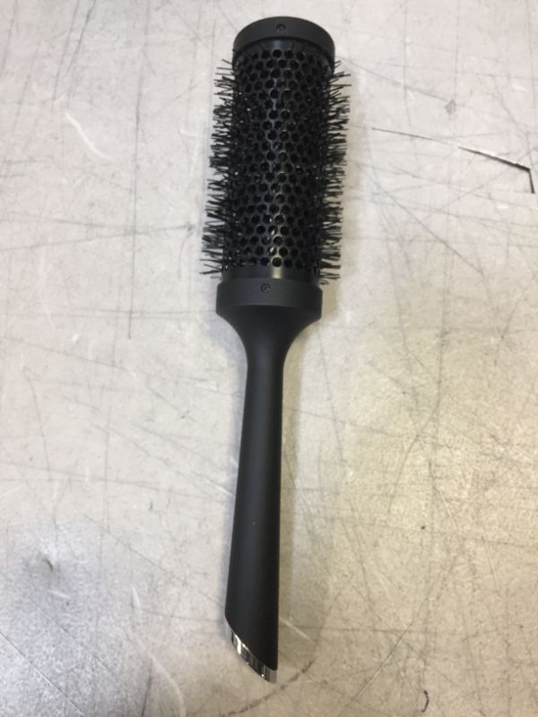 Photo 1 of GHD Size 3 Ceramic Vented Radical Brush
