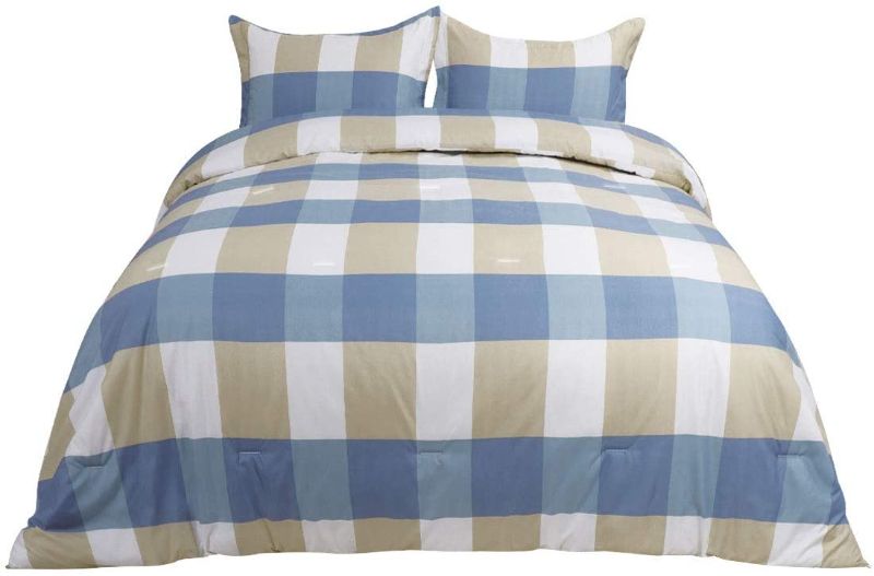 Photo 1 of ***FACTORY SEALED**** PiccoCasa 3-Piece Plaid Comforter Bedding Set Down Alternative Comforter Set with 2 Piece Pillow Shams Soft and Lightweight for All-Season White Blue Queen
