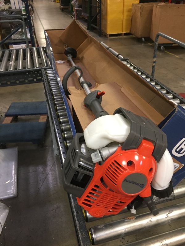Photo 1 of Husqvarna Husqvarna 324L 25-cc 4-Cycle 18-in Straight Shaft Gas String Trimmer