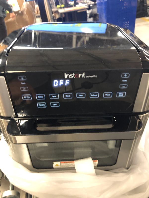 Photo 4 of Instant Vortex Pro 10 qt 9-in-1 Air Fryer Toaster Oven