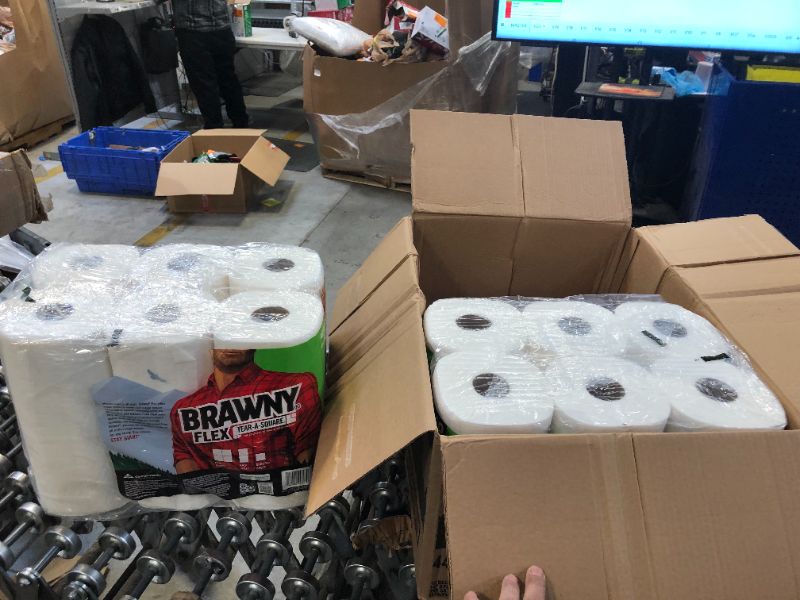 Photo 2 of Brawny Tear-A-Square Paper Towels, 12 Double Rolls = 24 Regular Rolls, 3 Sheet Size Options, Quarter Size Sheets
