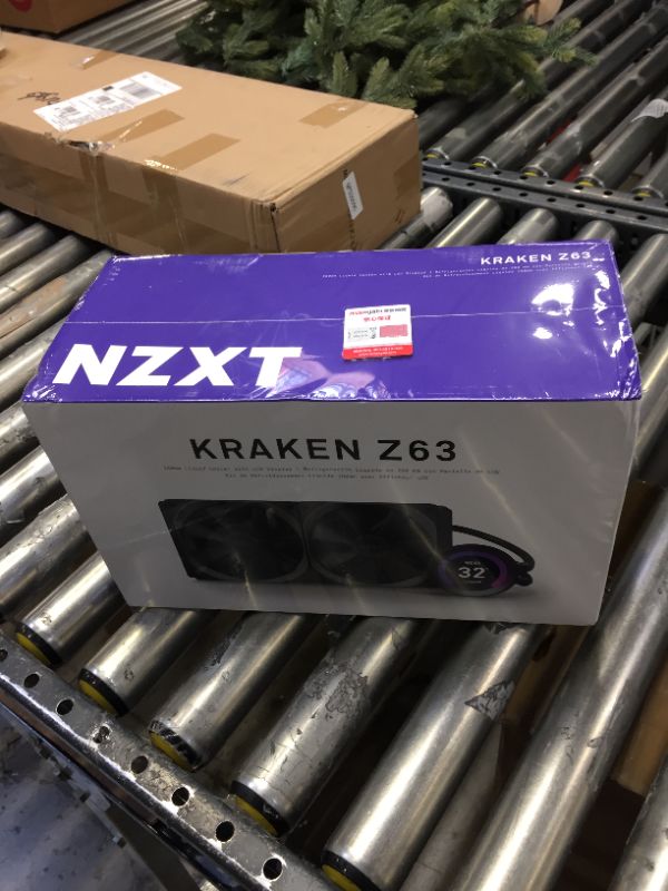 Photo 3 of NZXT Kraken Z63 280mm - RL-KRZ63-01 - AIO RGB CPU Liquid Cooler - Customizable LCD Display - Improved Pump - Powered by CAM V4 - RGB Connector - Aer P 140mm Radiator Fans (2 Included)
