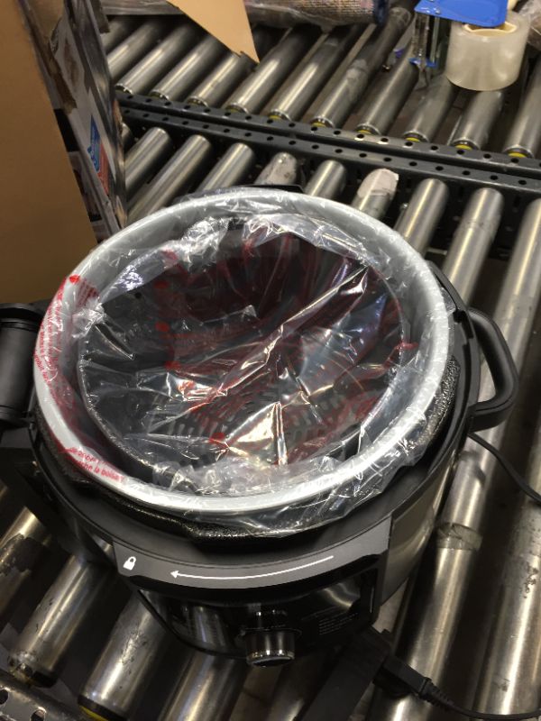 Photo 4 of SELLING FOR PARTS. Ninja FD401 Foodi 12-in-1 Deluxe XL 8 qt. Pressure Cooker & Air Fryer that Steams, Slow Cooks, Sears, Sautés, Dehydrates & More, with 5 qt. Crisper Basket, Deluxe Reversible Rack & Recipe Book, Silver
