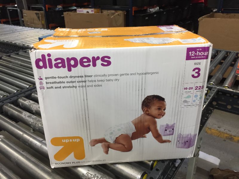 Photo 2 of Diapers - up & up™ - size 3 
