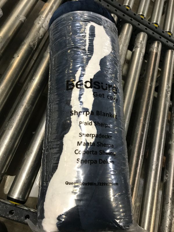 Photo 1 of 90 x 90 sherpa blanket