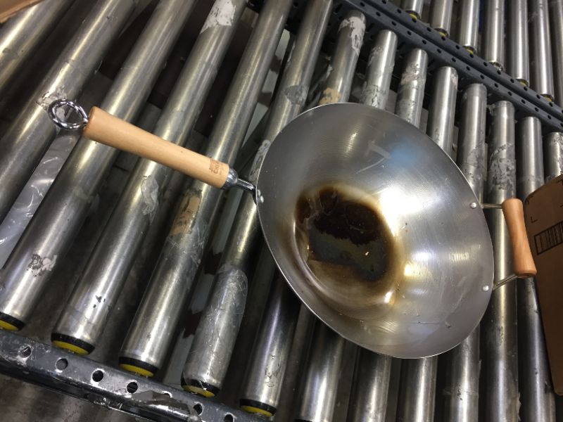 Photo 1 of 13 INCH WOK - STICKY SUBSTANCE ON WOK 