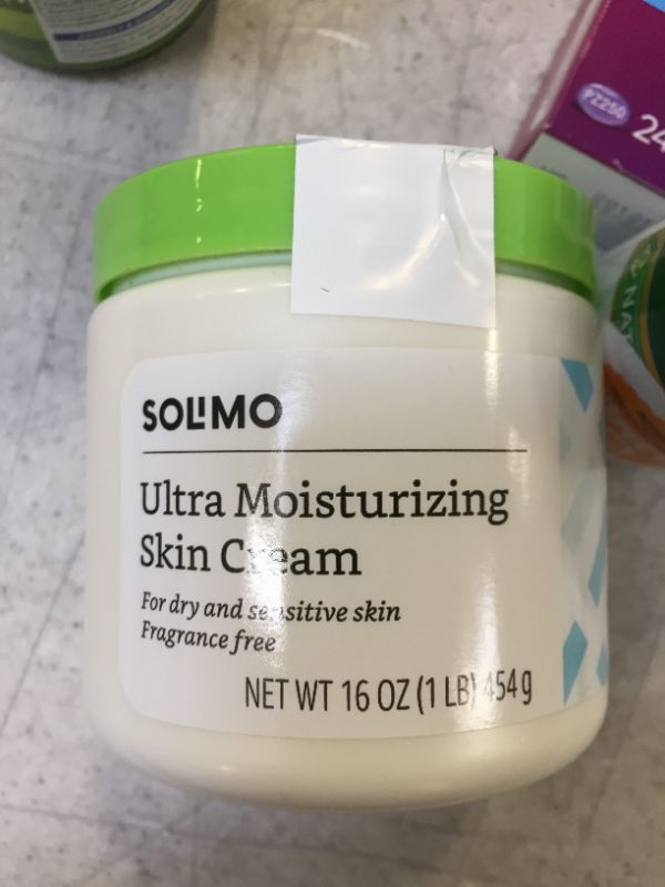 Photo 2 of Amazon Brand - Solimo Ultra Moisturizing Skin Cream for Dry & Sensitive Skin, Dermatologist Tested, Fragrance Free, 16 Ounce
