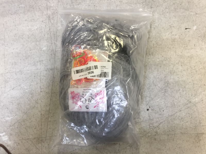 Photo 1 of Generic women's wig 