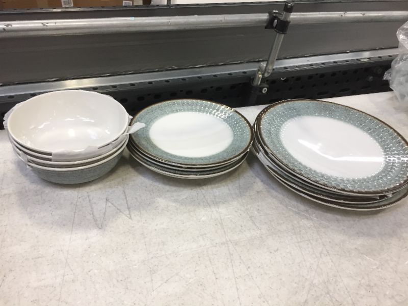 Photo 1 of 12 piece plastic dish set 