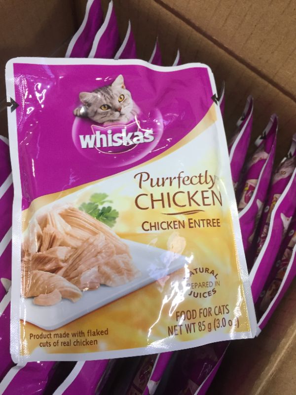 Photo 3 of (24 Pack) WHISKAS PURRFECTLY Chicken Wet Cat Food Chicken Entree Flavor, 3 oz. Pouches
