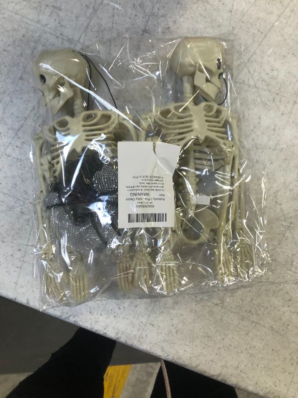 Photo 1 of 2Pcs 16" Halloween Skeletons Decor, Hanging Full Body Joints Posable Skeleton Halloween Decoration Bride Groom Spider Accessories Halloween Party Favors Haunted House Indoor Spooky Decor

