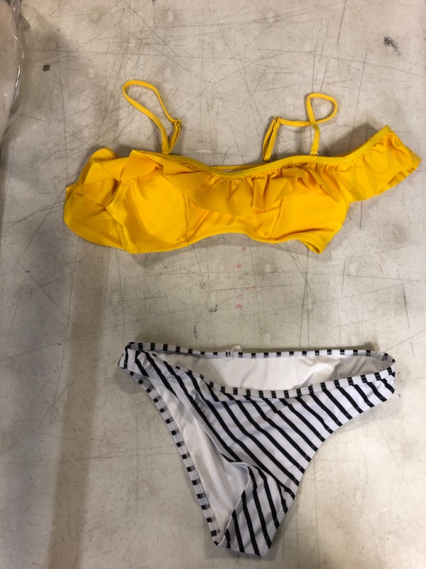 Photo 2 of CUPSHE Yellow And Striped Ruffle Cold Shoulder Bikini. Small
