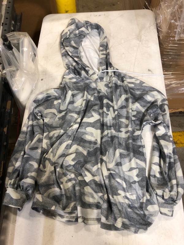 Photo 1 of Generic Camouflage Balloon Sleeve Hoodie. Large