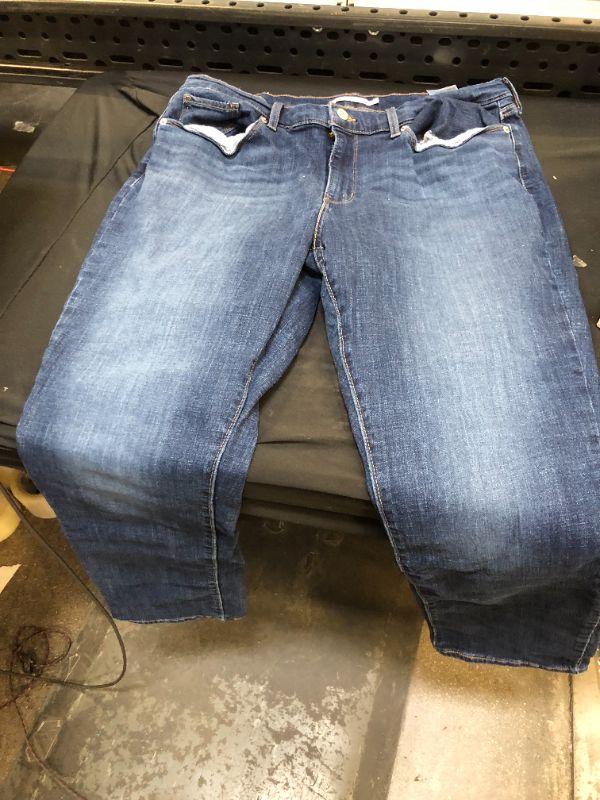 Photo 1 of LEVIS CLASSIC STRAIGHT WOMEN'S JEANS-33