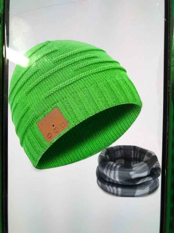 Photo 1 of BLUETOOTH  BEANIE FOR MEN/WOMEN WINTER HAT GREEN 