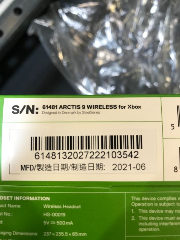 Photo 4 of SteelSeries Arctis 9X Wireless Gaming Headset – Integrated Xbox Wireless + Bluetooth – 20+ Hour Battery Life – for Xbox One and Series X
