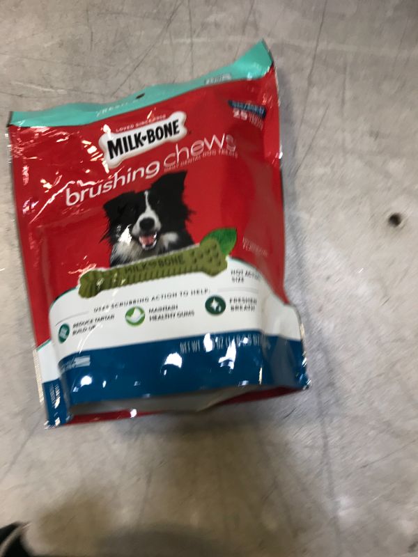 Photo 2 of Milk-Bone Brushing Chews Daily Dental Dog Treats, Fresh Breath, Small-Medium, 19.6 Ounces, 25 Bones Per Bag exp- 09/07/2022