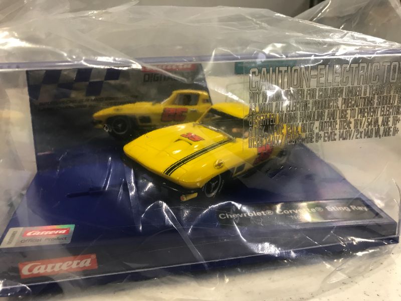 Photo 1 of Carrera 30906 Chevrolet Corvette Sting Ray #35 Digital 132 Slot Car Racing Vehicle
