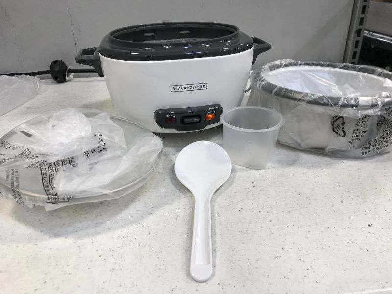 Photo 1 of BLACK+DECKER Rice Cooker, 6-cup
