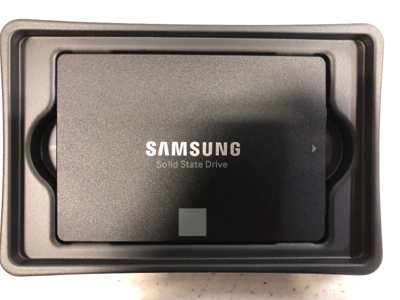 Photo 3 of Samsung Electronics Internal SSD 