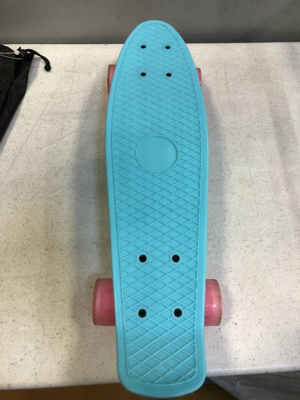 Photo 2 of Skateboard 22"