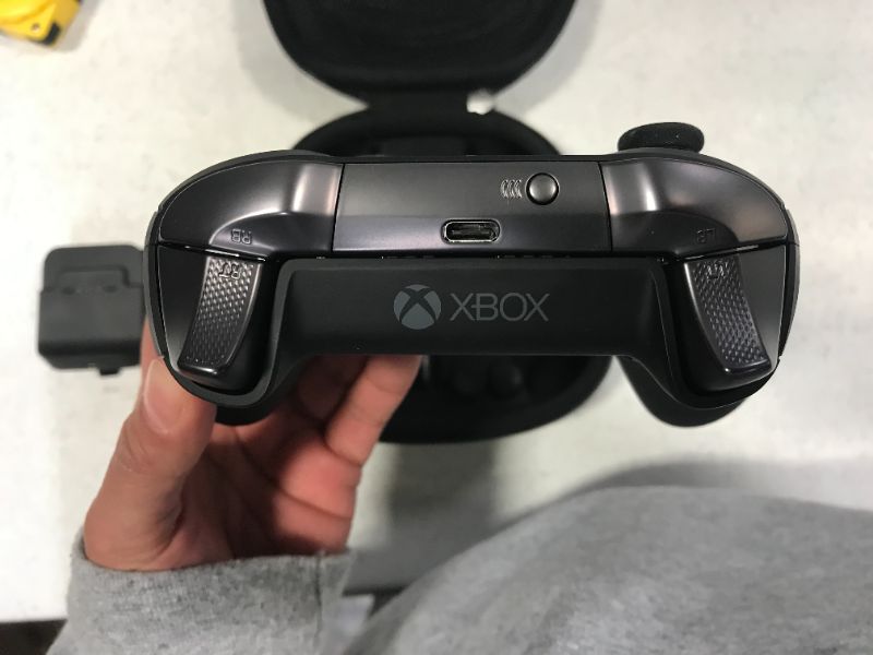 Photo 1 of Xbox Elite Series 2 Controller – Black
