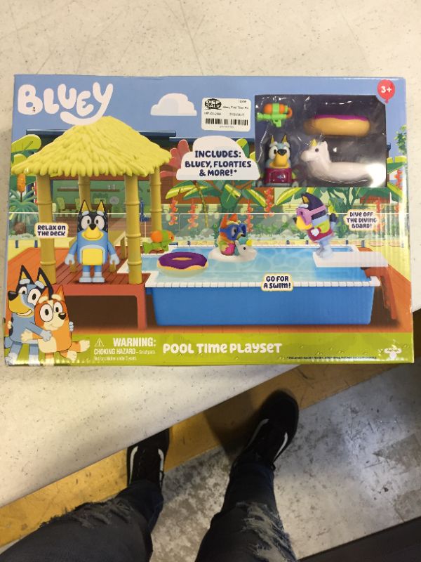 Photo 2 of Bluey Pool Time Playset
