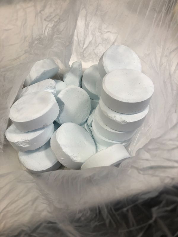 Photo 1 of Arm & Hammer Clear Balance Swimming Pool Maintenance Tablets 16 Count ( MISSING A FEW TABLETS) 