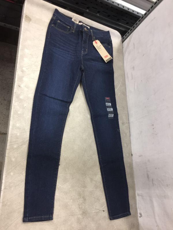 Photo 2 of Levi's Women's 720 High Rise Super Skinny Jeans size 6 / 28