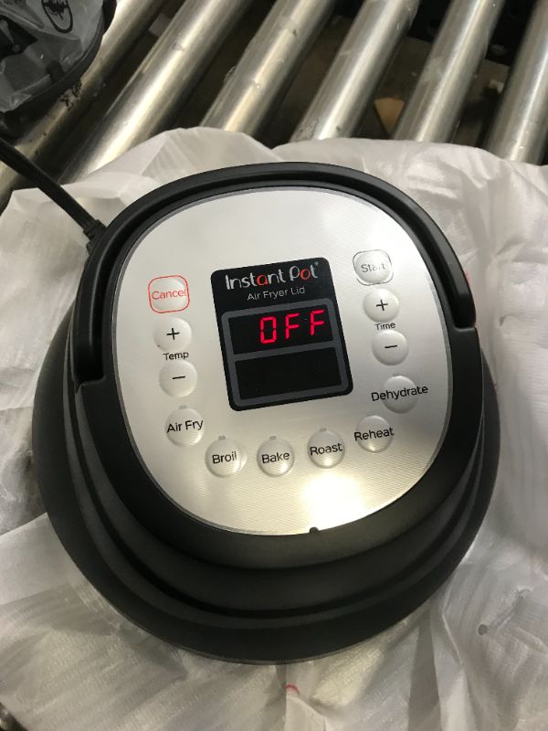 Photo 2 of Instant Pot 6 Quart Air Fryer Lid