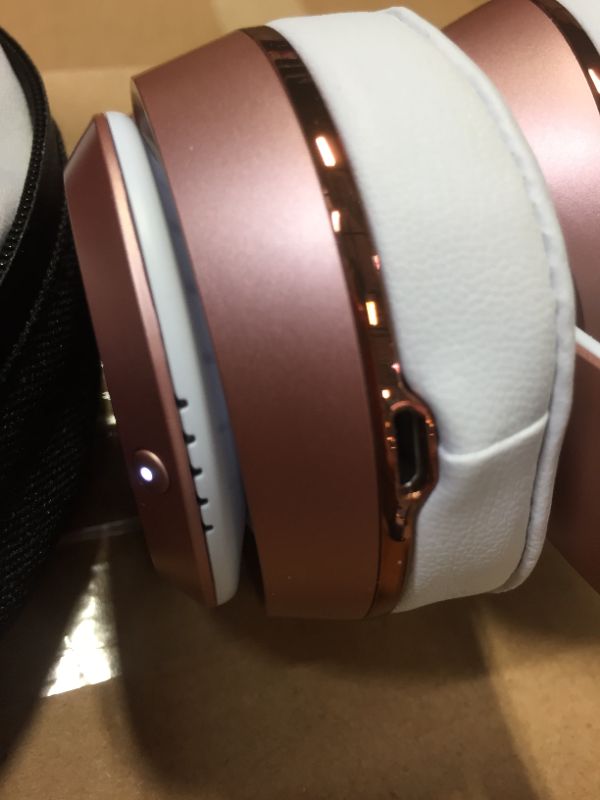 Photo 3 of beats Solo3 Wireless On-Ear Headphones - Rose Gold
