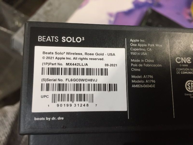 Photo 5 of beats Solo3 Wireless On-Ear Headphones - Rose Gold
