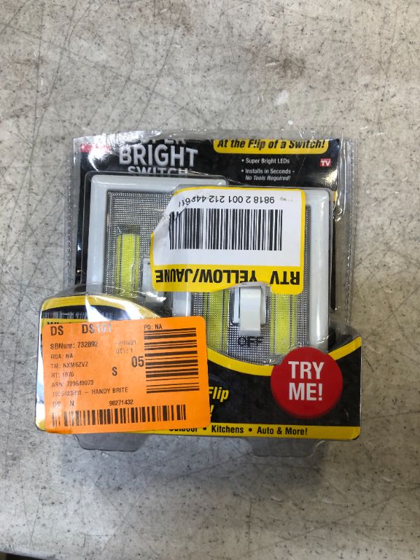 Photo 2 of 3-Watt LED Super Bright Switch Night Light, White (2-Pack)
OUT OF BOX 