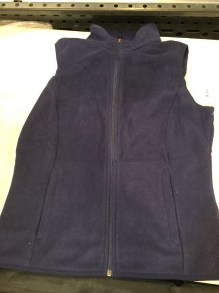 Photo 2 of Amazon Essentials Men's Full-Zip Polar Fleece Vest
Size: M
Color: Navy Blue