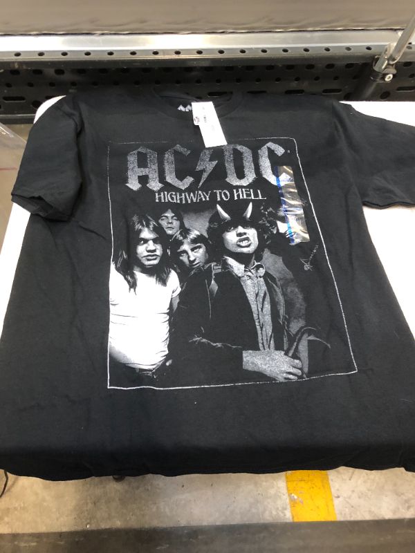Photo 2 of Men's AC/DC Short Seeve Graphic Crewneck T-Shirt -Size: L
