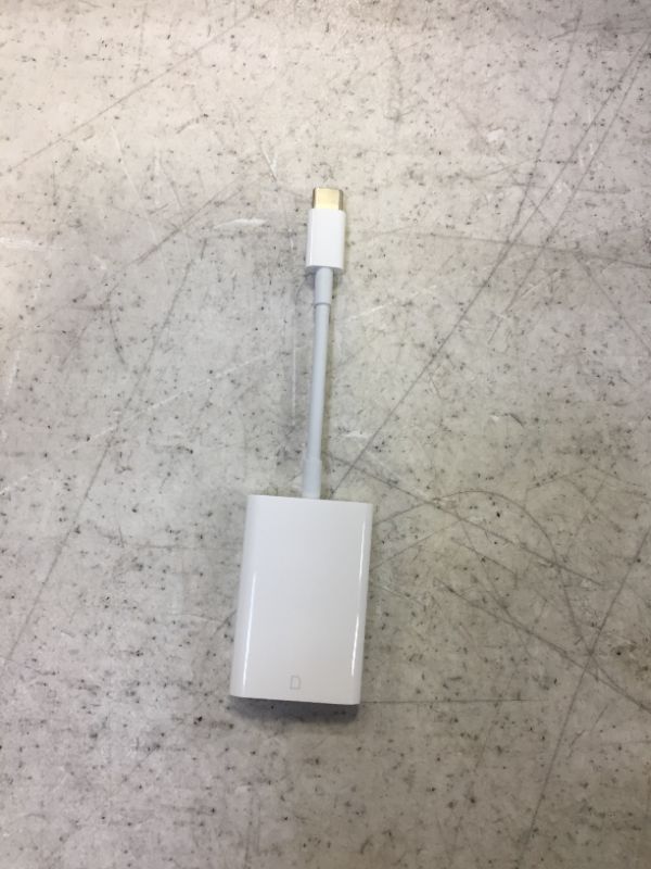 Photo 2 of Apple USB-C to SD Card Reader - 2.6in
