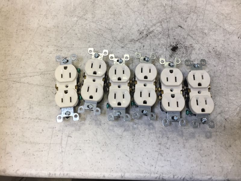 Photo 1 of 15A-125V OUTLETS 
6PACK