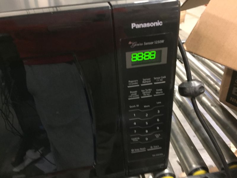 Photo 4 of Panasonic 2.2 Cu. Ft. Countertop Microwave Oven with Inverter Technology, Black