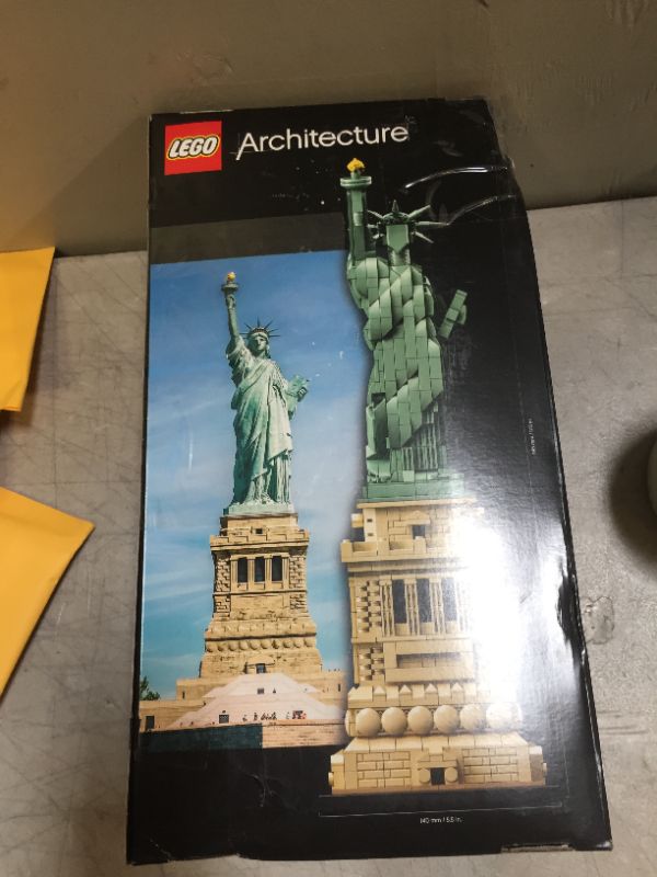 Photo 1 of 21042 - LEGO Architecture - statue of liberty 