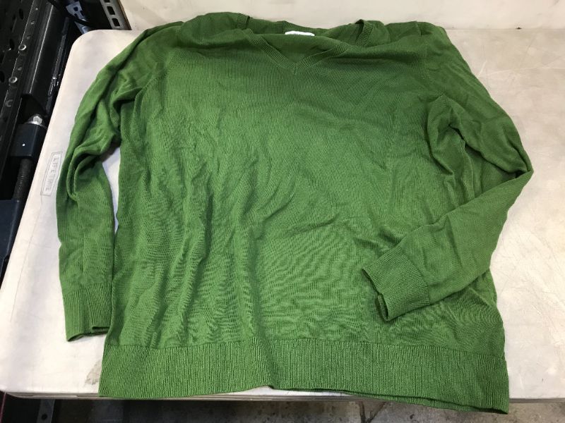 Photo 1 of Amazon Essentials Women's Classic Fit Lightweight Long-Sleeve V-Neck Sweater Green XXL