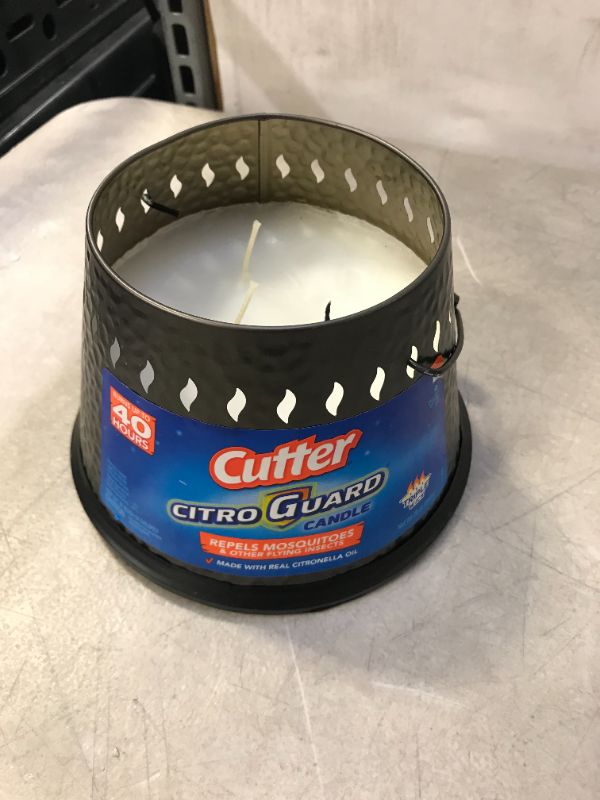 Photo 1 of Cutter Citro Guard Citronella Candle, Triple Wick, 20-oz