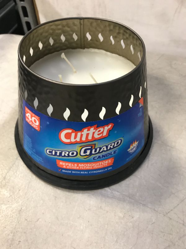 Photo 2 of Cutter Citro Guard Citronella Candle, Triple Wick, 20-oz