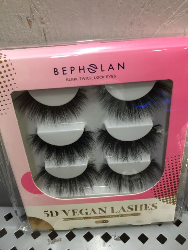 Photo 2 of BEPHOLAN FALSE VEGAN EYELASHES 3 PAIRS