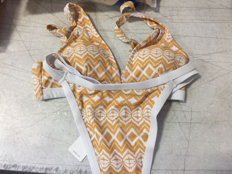 Photo 1 of CUPSHE Women's Bikini Swimsuit Geometric V Neck Two Piece Bathing Suit SMALL
