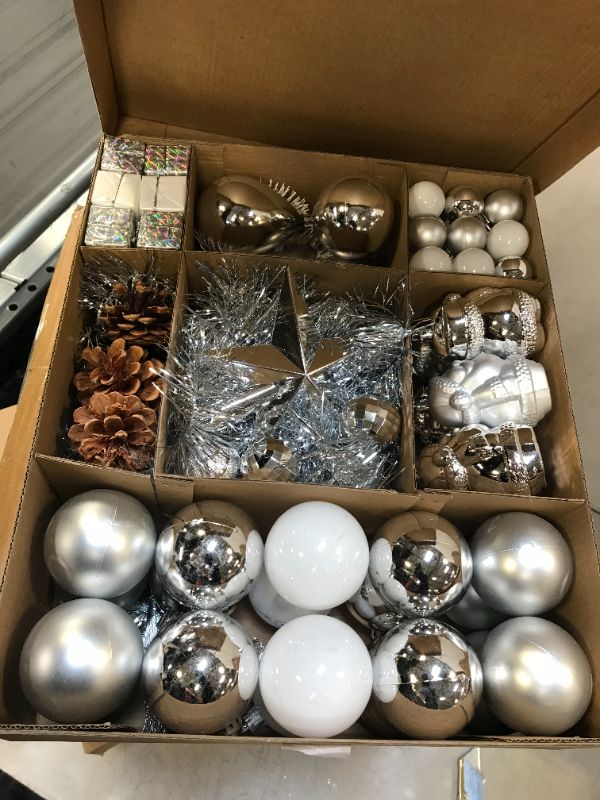 Photo 2 of #NA 104-Pcs Christmas Ball Ornaments Assorted Shatterproof Christmas Ball Set for Xmas Tree Decoration (Silver)
