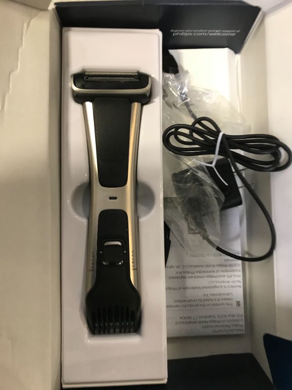 Photo 2 of Philips Norelco - Series 7000 Bodygroom - Silver
