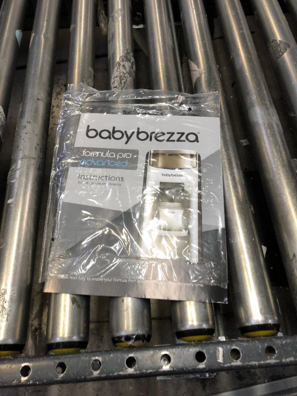 Photo 4 of Baby Brezza New and Improved Formula Pro Advanced Dispenser Machine